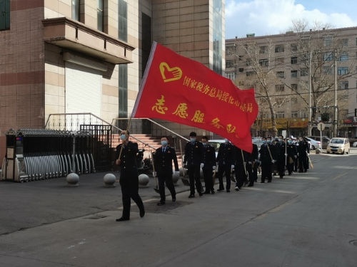党旗红辉映税务蓝 学雷锋常伴送春风